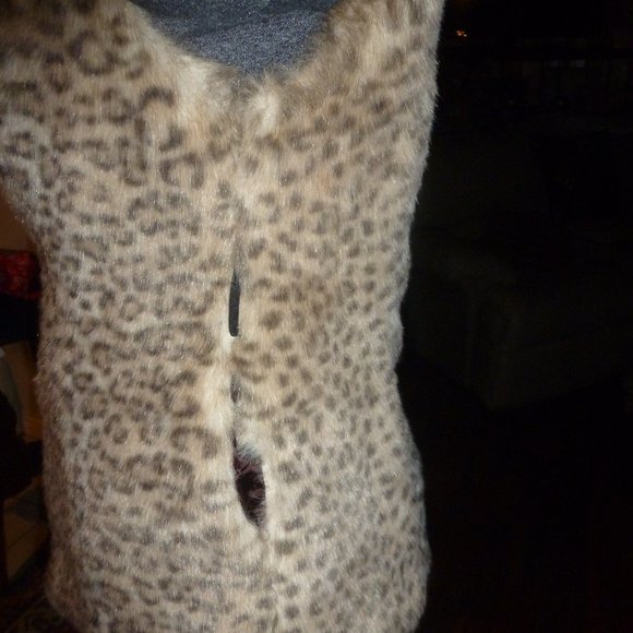 ๐ค Forever 21 Leopard Print Faux Fur Vest โ Size Small - Picture 6 of 12